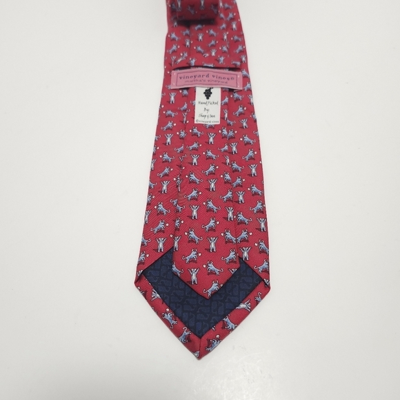 Vineyard Vines Mens Bull Bear Stock Market Wall Street Silk Red Neck Tie - Picture 3 of 5